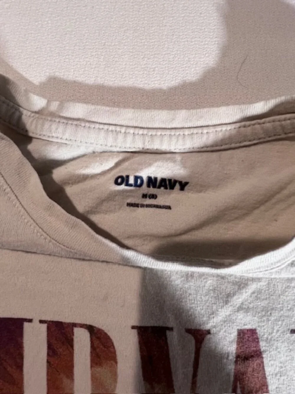 Old Navy t-shirt graphic print of band Nirvana ( Kurt Cobain ) guitarist‎ kids M